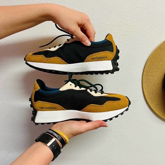 New Balance 327 Workwear Moonstone Retro Runner Sneakers - Picture 10 of 13